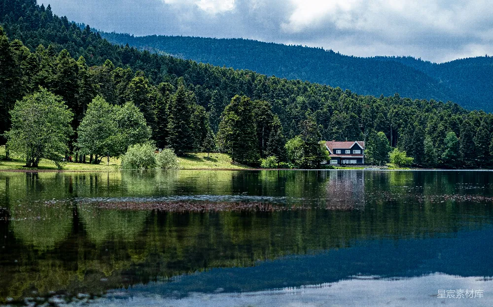 高清摄影 自然风光 静谧 湖景 小屋 宁静 静谧湖畔的小屋