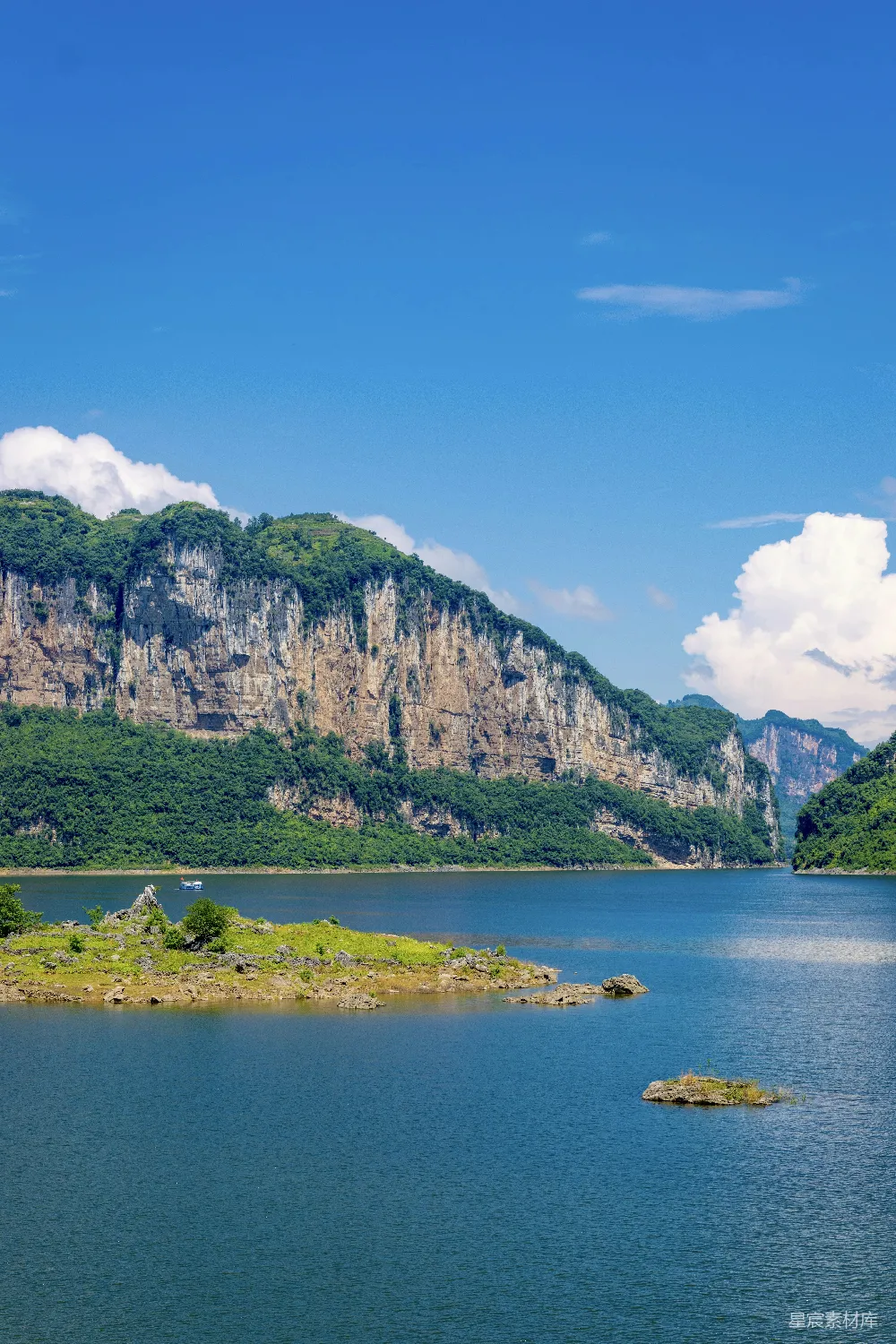 高清摄影 自然风光 峡谷 山水 旅游 风景 壮丽峡谷与碧水蓝天