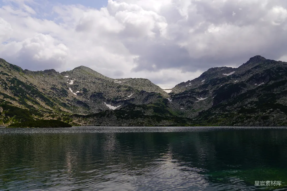 高清摄影 自然风光 山景 湖泊 宁静 户外 雪山湖景
