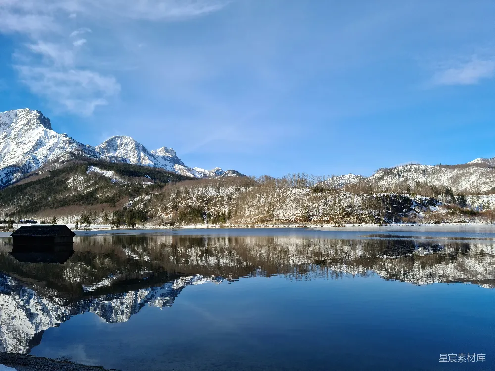 高清摄影 冬景 山湖 静谧 自然风光 冬季 冬日静谧的山间湖泊