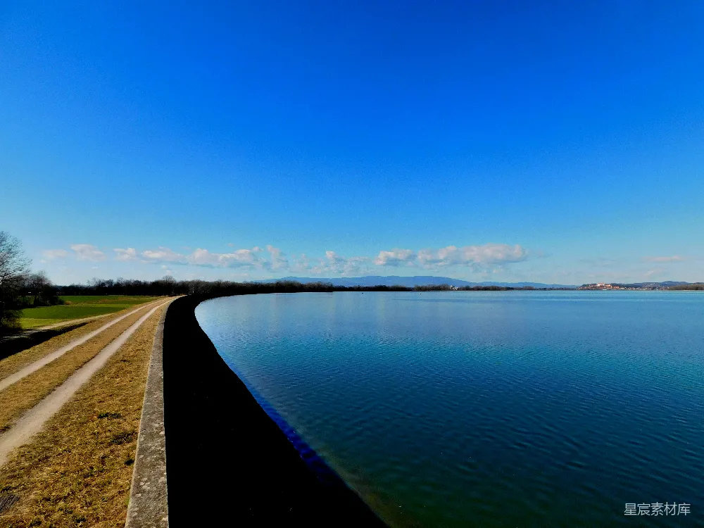 高清摄影 湖景 宁静 自然风光 户外 乡村 湖畔的宁静自然风光