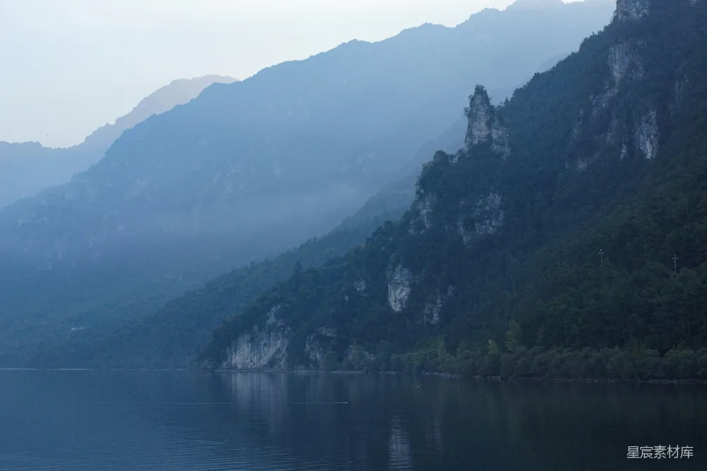 高清摄影 山水 宁静 清晨 自然 风景 清晨的山水静谧