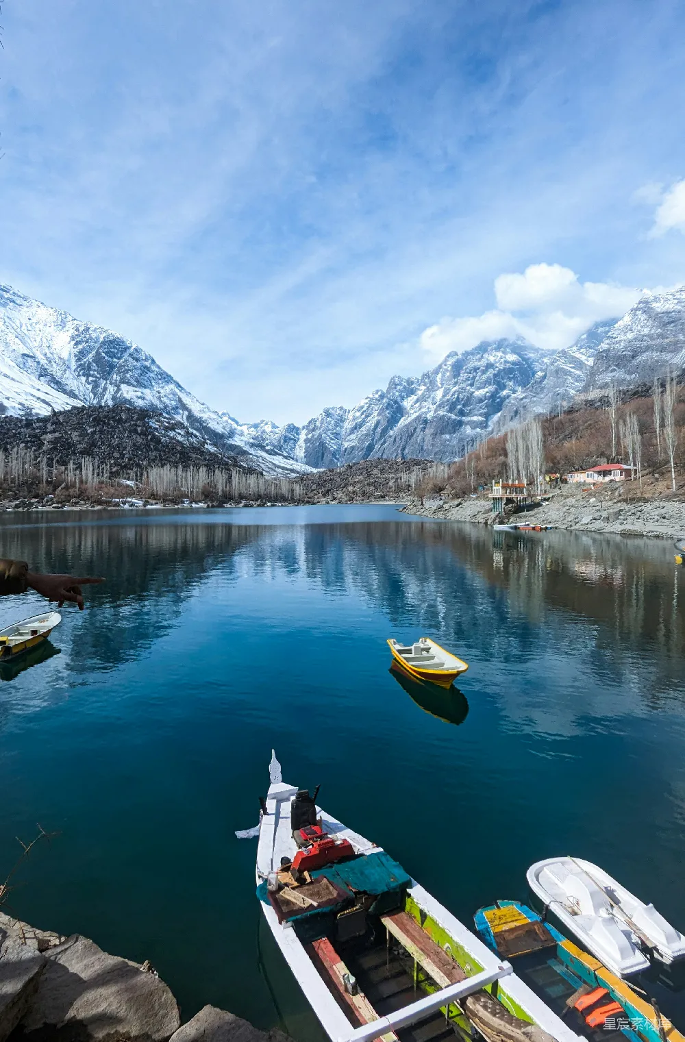 高清摄影 雪山 湖景 宁静 自然风光 旅游 雪山倒影下的宁静湖景