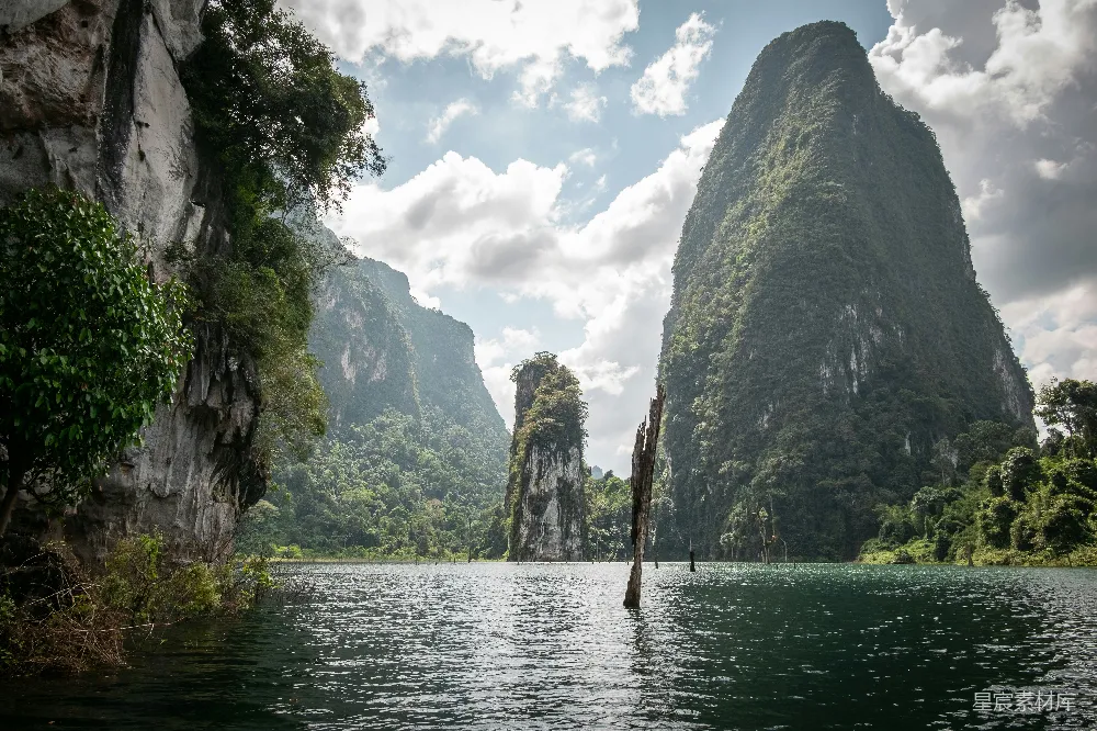 高清摄影 喀斯特地貌 自然风光 湖泊 风景摄影 户外旅行 喀斯特地貌的湖泊风光