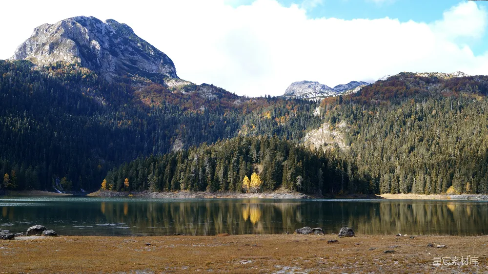 高清摄影 山景 湖泊 秋季 自然风光 户外旅行 阿尔卑斯山的秋色湖景