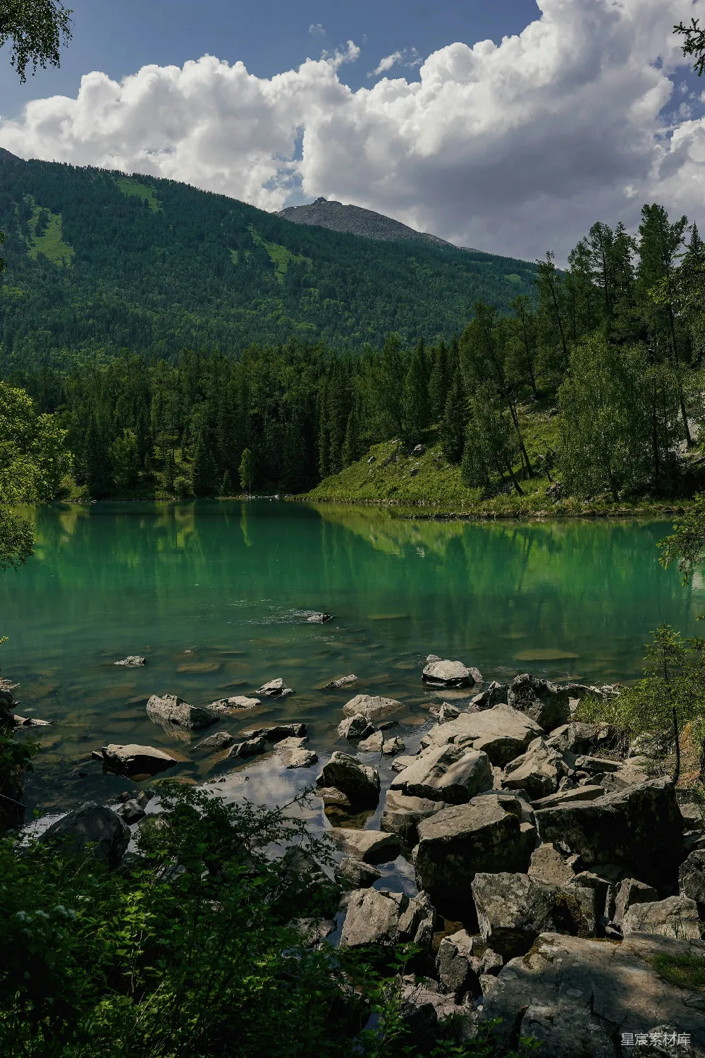 高清摄影 自然风光 山水 宁静 森林 湖泊 碧湖山景