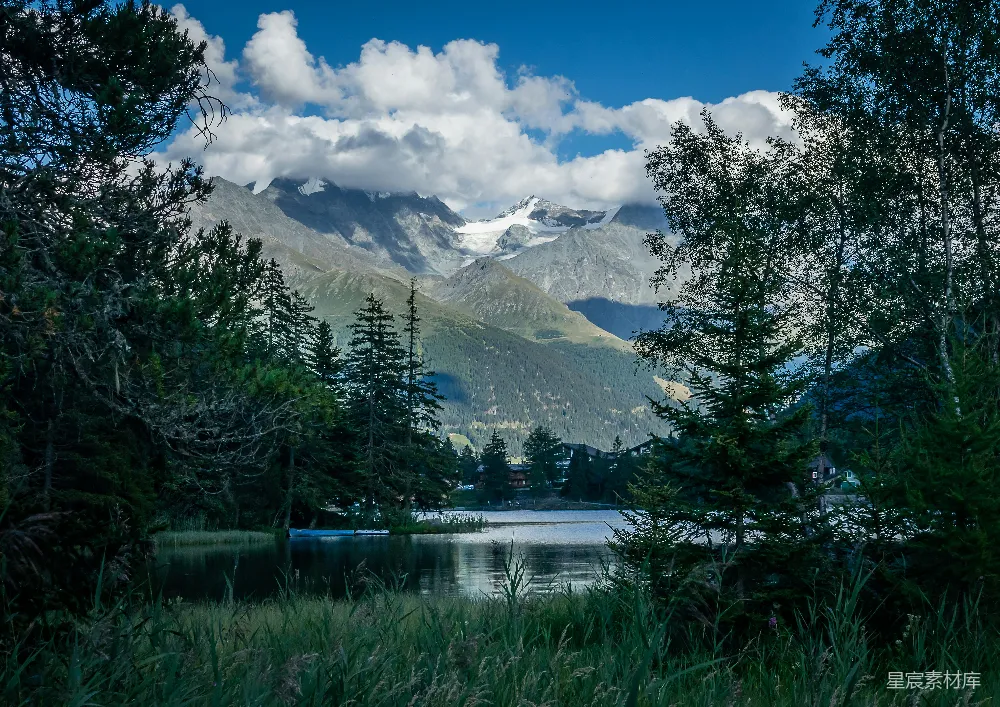 高清摄影 阿尔卑斯山 湖景 自然风光 宁静 户外 阿尔卑斯山下的宁静湖景