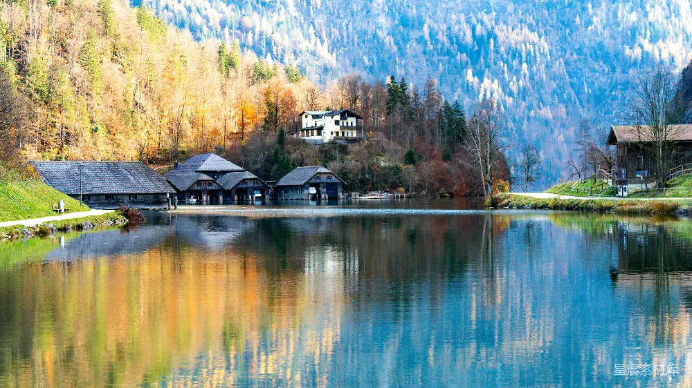 高清摄影 秋景 宁静 湖畔 小屋 自然 秋日湖畔的宁静小屋