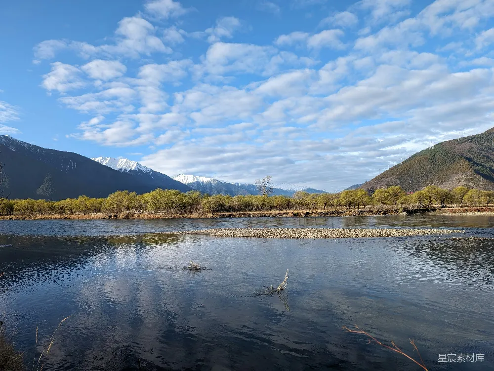 高清摄影 自然风光 雪山 河流 宁静 风景 雪山下的宁静河流