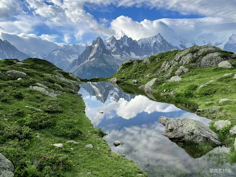 高清摄影 阿尔卑斯山 自然风景 宁静 湖泊 山脉 阿尔卑斯山的宁静湖景