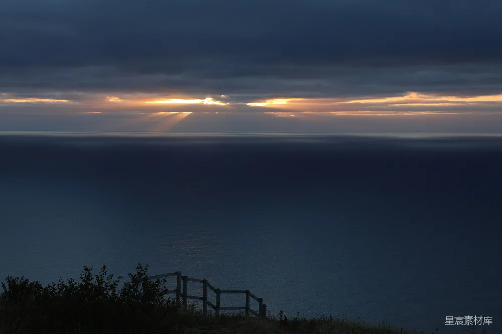 高清摄影 风景 日落 海岸 宁静 自然 夕阳下的宁静海岸