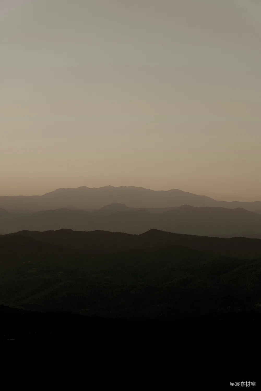 高清摄影 山景 黄昏 宁静 自然 户外 山峦黄昏