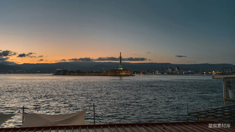 高清摄影 黄昏 海港 灯塔 城市景观 宁静 黄昏下的海港与灯塔