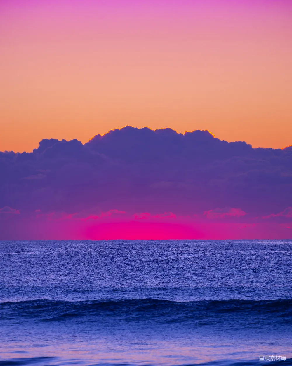 高清摄影 日落 海洋 天空 自然风光 宁静 夕阳下的海与云
