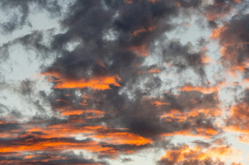 高清摄影 天空 云彩 自然 夕阳 风景 夕阳下的云层