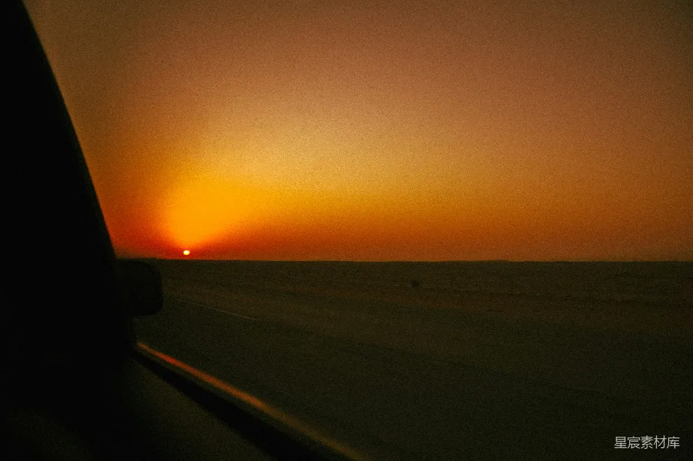 高清摄影 日落 沙漠 旅行 风景 橙色 夕阳下的旅途