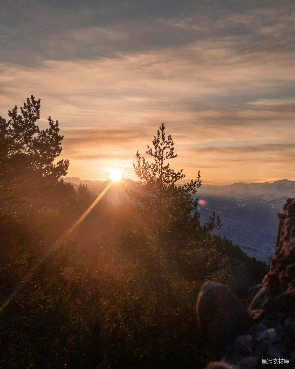 高清摄影 自然风光 日落 山脉 宁静 户外 山间夕阳
