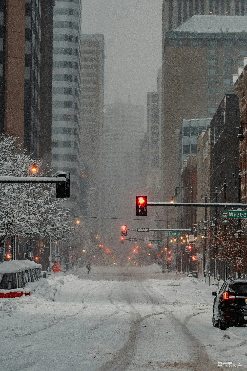 高清摄影 雪景 城市 冬季 街道 交通信号灯 雪中的城市街道