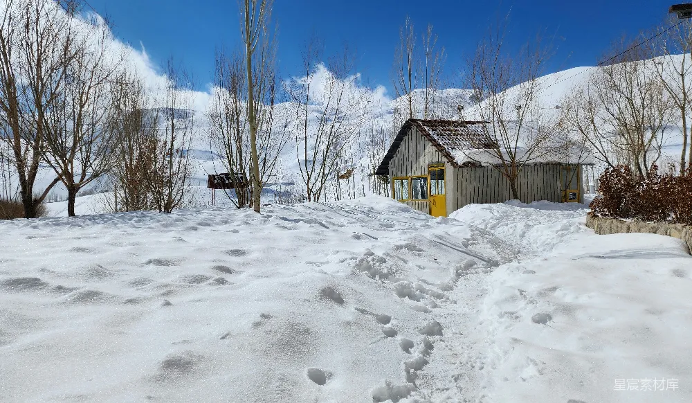 高清摄影 雪景 小屋 自然风光 冬季 户外 冬日山间小屋