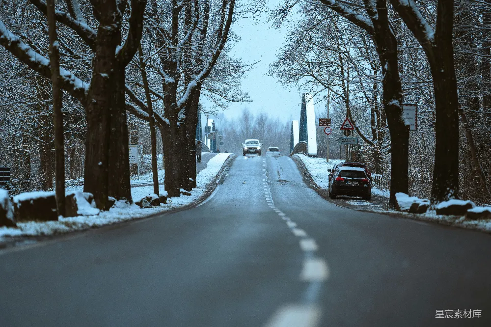 高清摄影 雪景 道路 冬季 风景 宁静 冬日雪景中的宁静道路