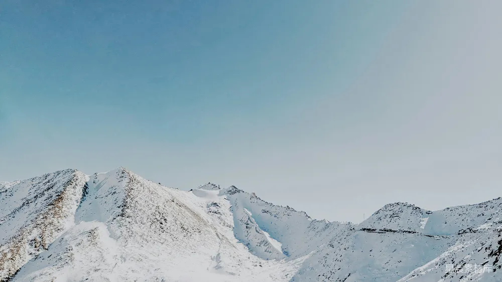 高清摄影 雪山 冬季 纯净 自然风光 户外 雪山下的宁静