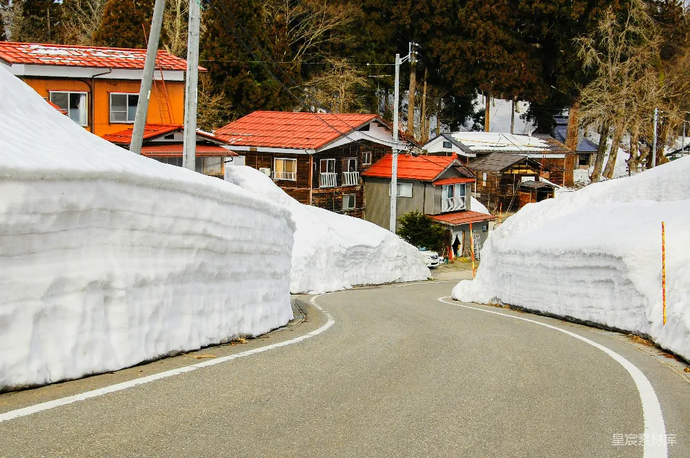 高清摄影 雪墙 乡村 冬季 自然风景 宁静 冬日积雪中的小村庄