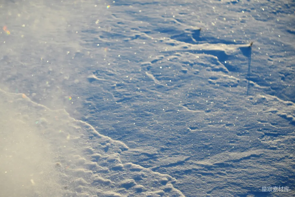 高清摄影 雪地 冬季 自然风光 阳光 宁静 阳光下的雪地