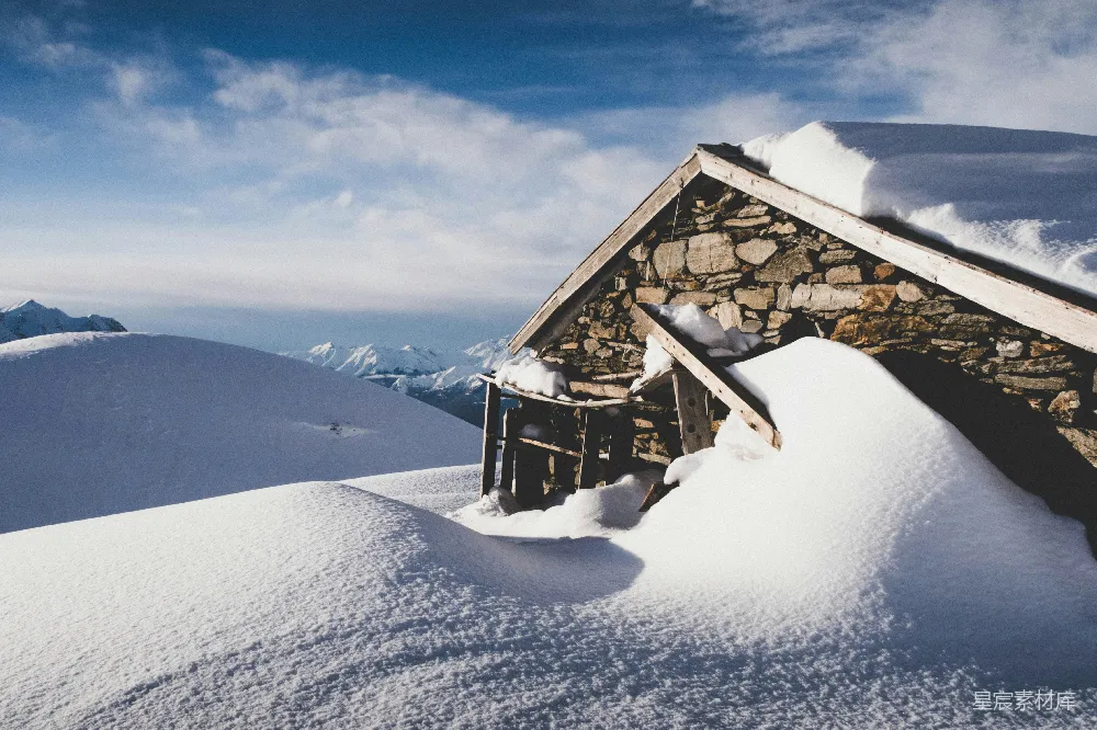 高清摄影 雪景 石屋 自然风光 冬季 户外 雪地中的石屋