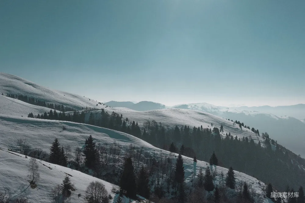 高清摄影 冬景 山峦 雪景 宁静 自然 冬日山峦的静谧之美