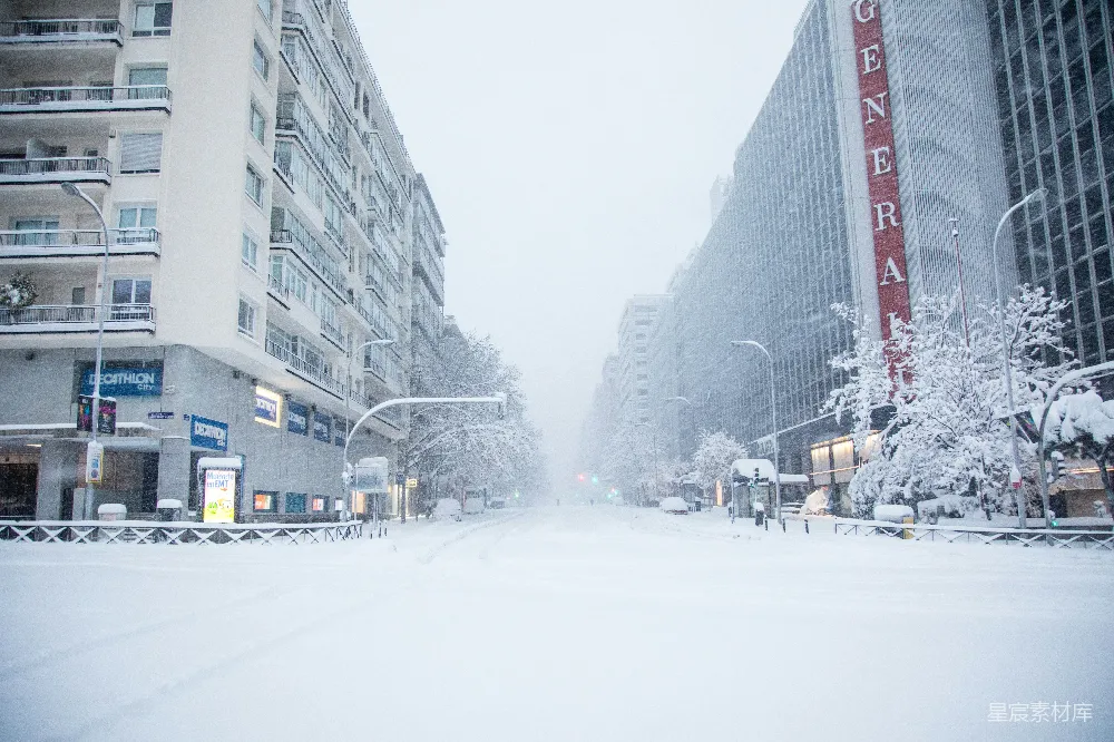 高清摄影 雪景 城市 冬季 宁静 建筑 雪后宁静的城市街道