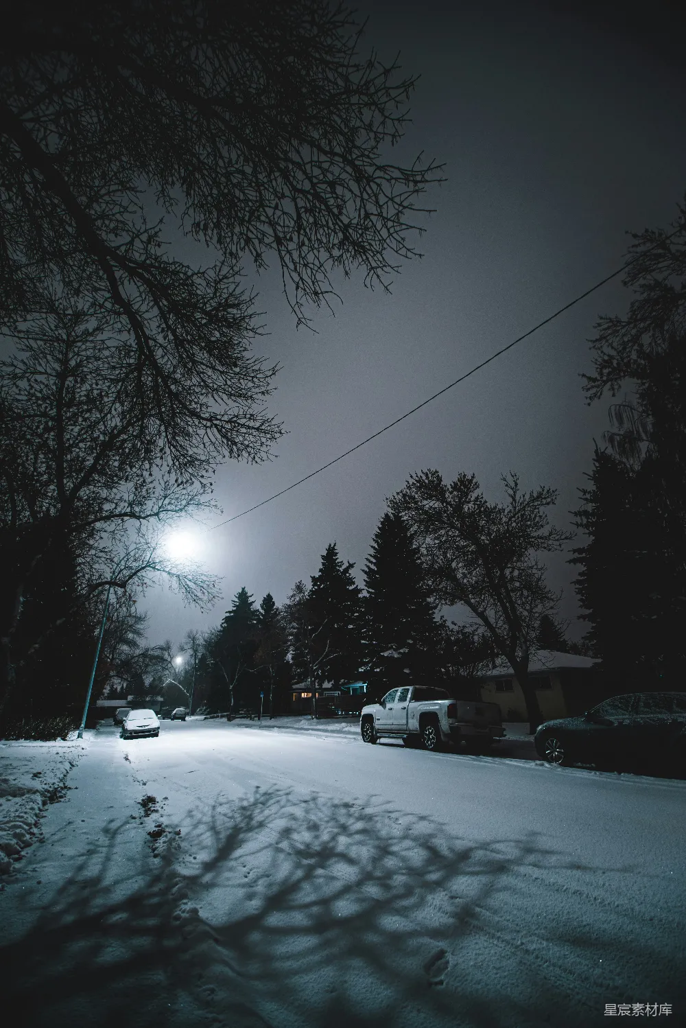 高清摄影 雪景 夜晚 街道 宁静 冬日 冬夜雪景下的宁静街道