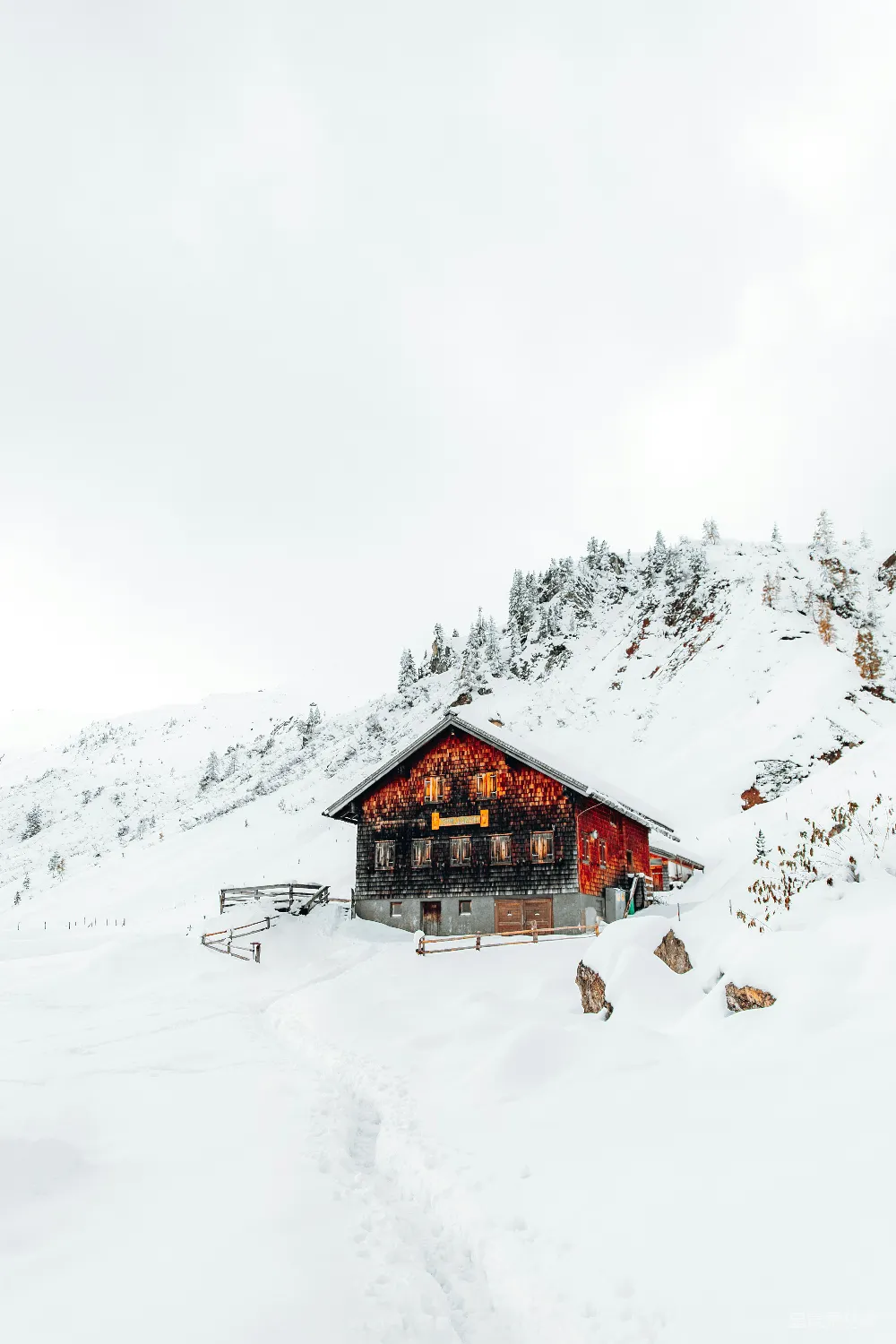 高清摄影 雪地 木屋 自然 山景 冬季 雪地里的木屋