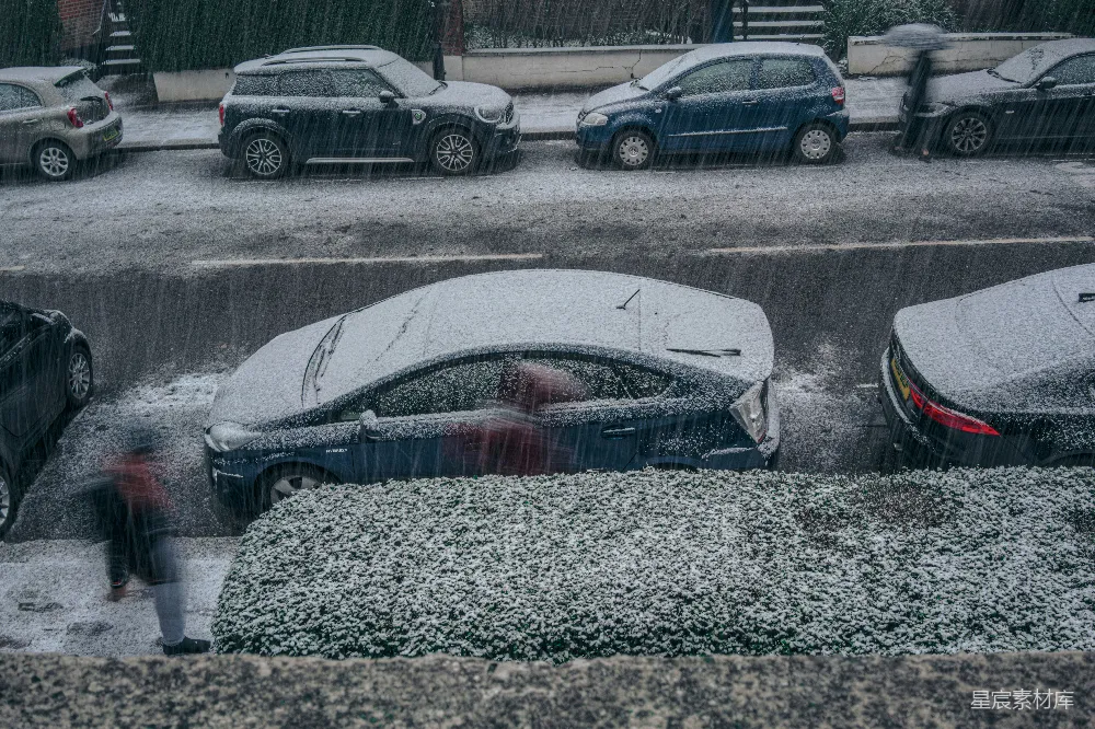 高清摄影 雪景 城市 冬季 车 自然 雪中的城市街道