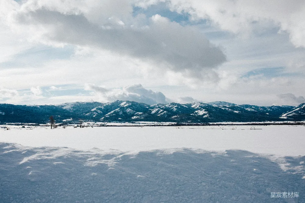高清摄影 雪景 山脉 宁静 自然风光 冬季 雪中的宁静山景