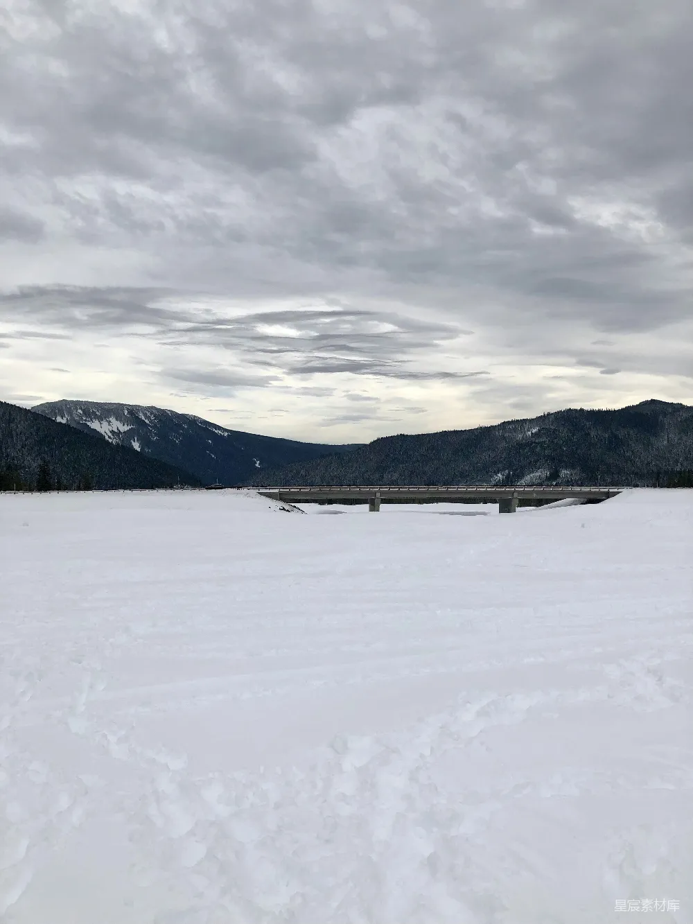 高清摄影 雪地 公路 冬季 自然风光 旅行 雪地公路