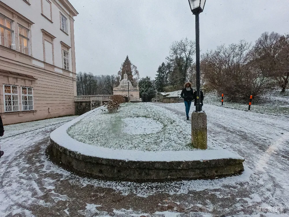 高清摄影 雪景 古典建筑 冬季 公园 宁静 冬日雪景中的古典建筑