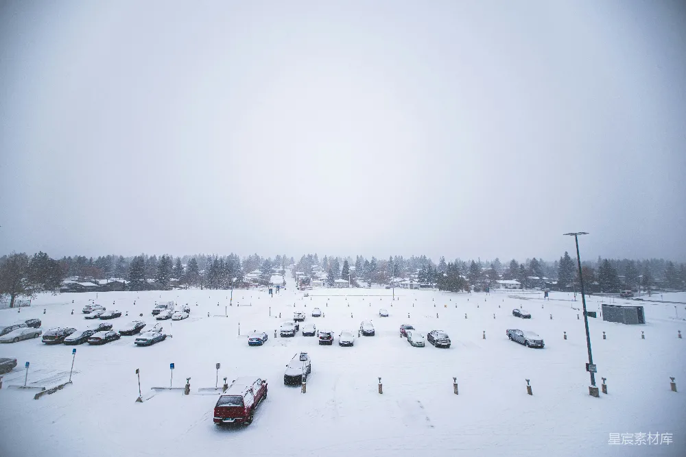 高清摄影 雪景 停车场 冬季 户外 城市 雪中停车场