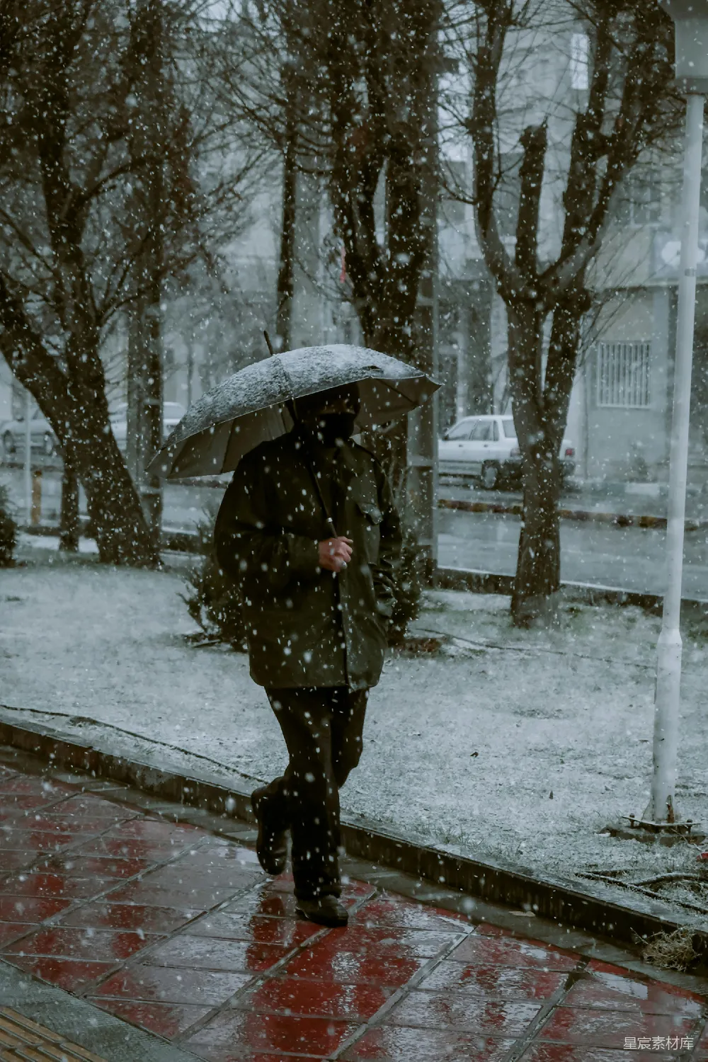 高清摄影 雪景 孤独 行人 雨伞 城市 雪中的孤独行者