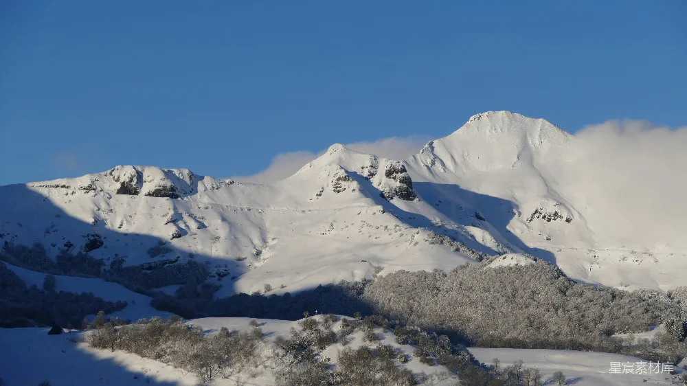 高清摄影 雪景 山脉 自然风光 冬季 户外 雪后的山脉
