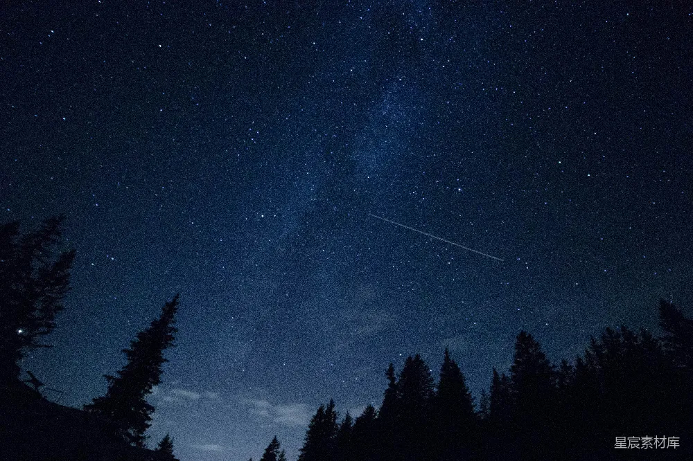 高清摄影 夜空 流星 星河 宁静 自然 夜空中的流星与星河