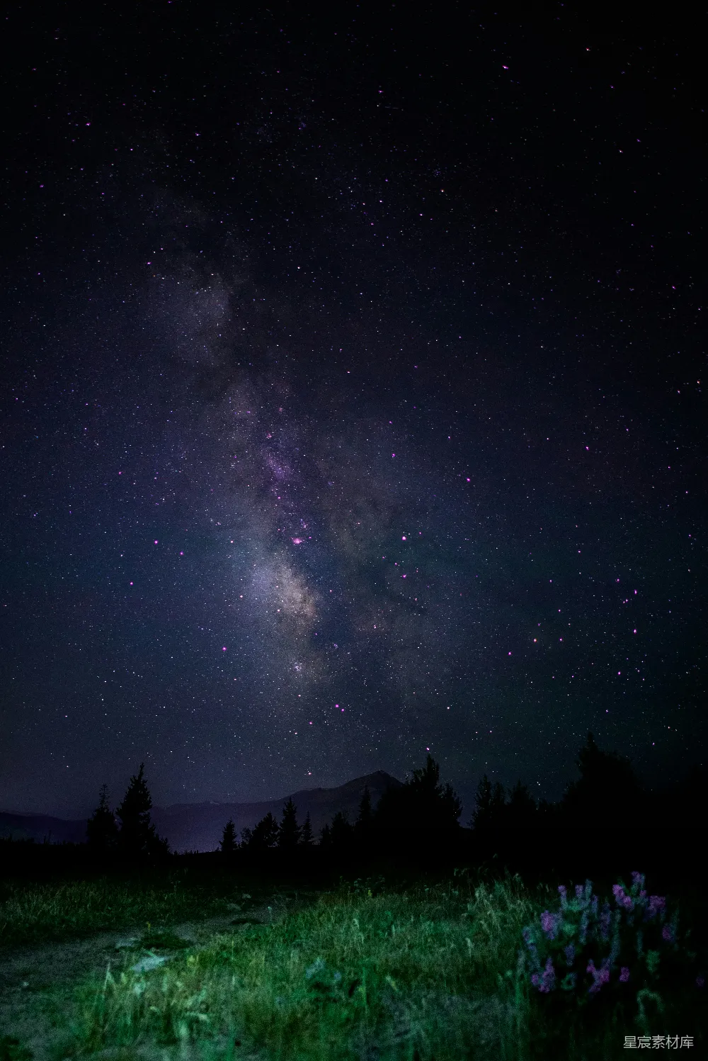 高清摄影 星空 银河 自然 宁静 夜晚 银河下的宁静夜晚
