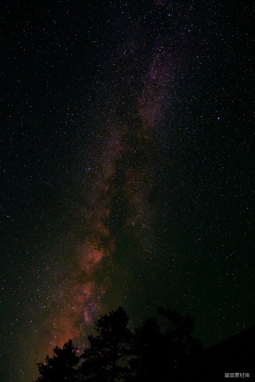 高清摄影 星空 银河 宁静 自然 夜景 星河下的静谧夜晚