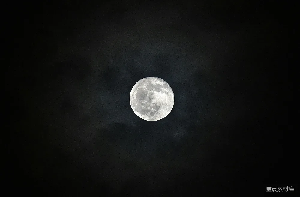 高清摄影 月亮 夜景 宁静 自然 神秘 夜空中的一轮明月