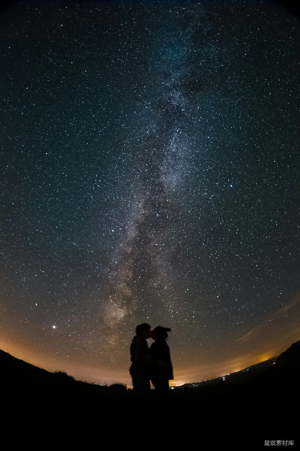 高清摄影 情侣 星空 浪漫 爱情 夜景 星空下的浪漫之吻