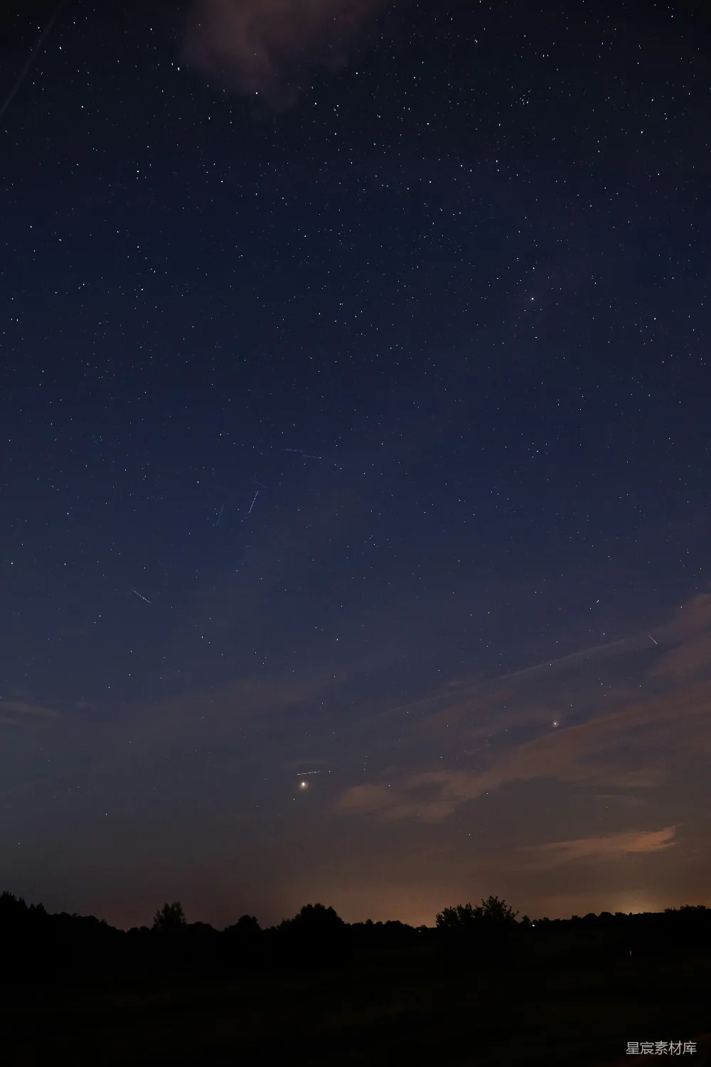 高清摄影 夜空 星星 宁静 自然 户外 星空下的宁静夜晚