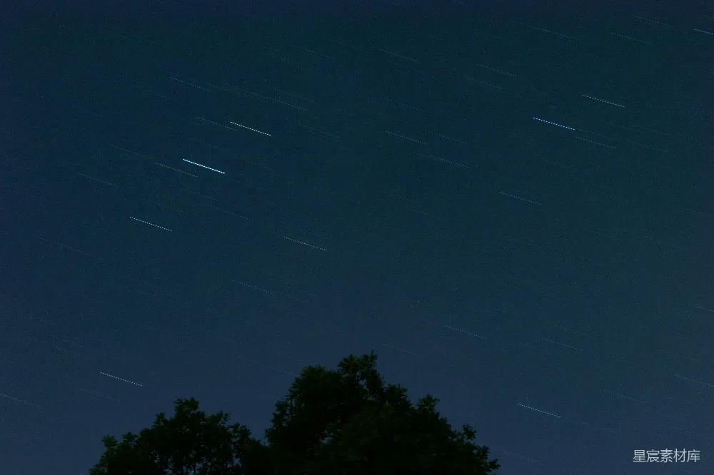 高清摄影 夜空 流星 自然 宁静 摄影 夜空中的流星雨