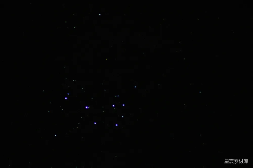 高清摄影 夜空 星团 深邃 自然美景 宇宙 璀璨星空下的星团