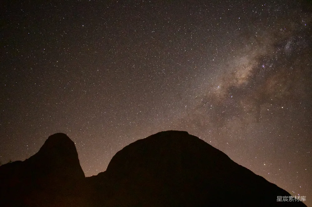 高清摄影 夜空 星空 自然 山景 宁静 银河下的山影