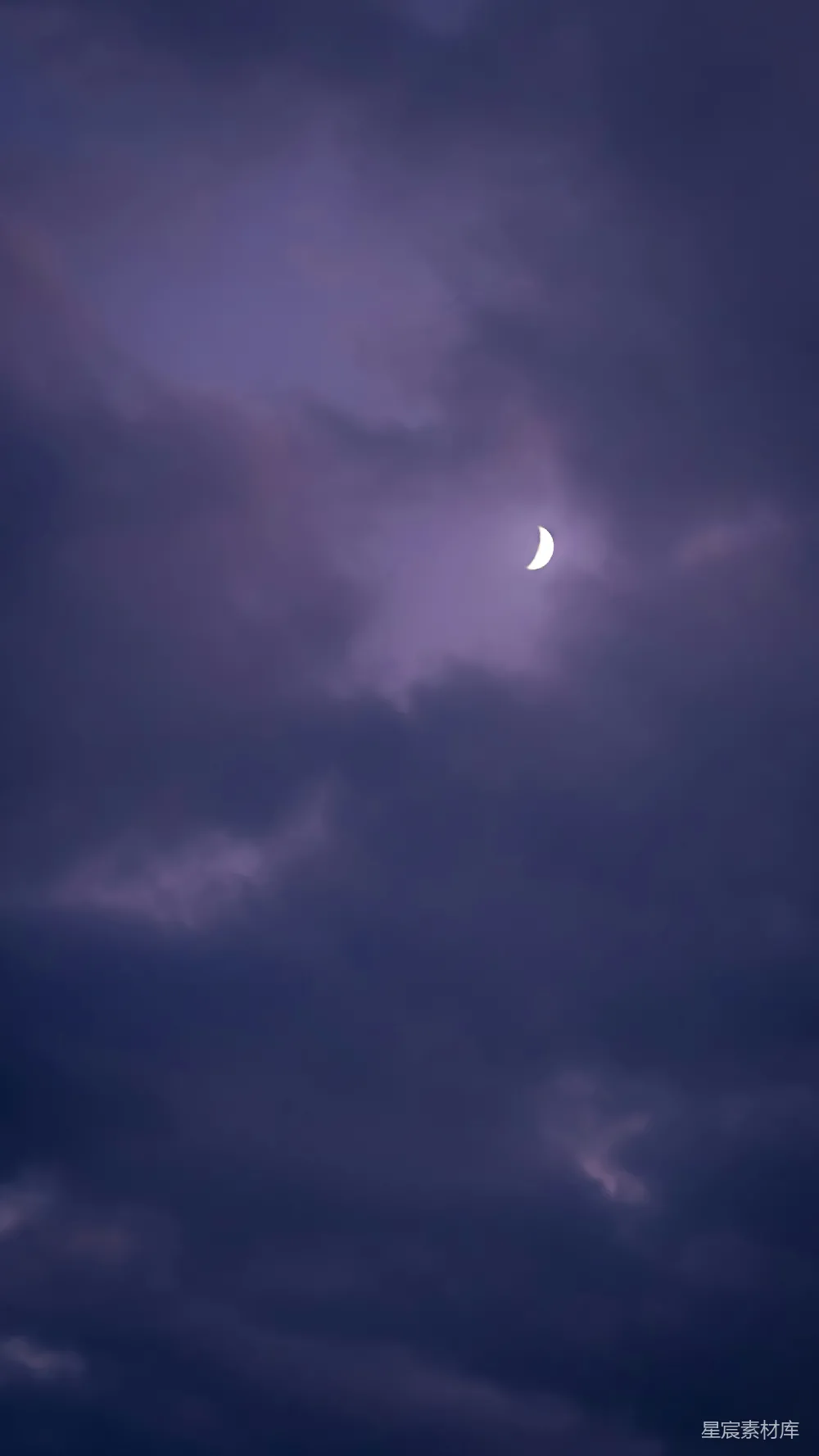 高清摄影 月亮 夜景 天空 云层 宁静 夜空中的新月