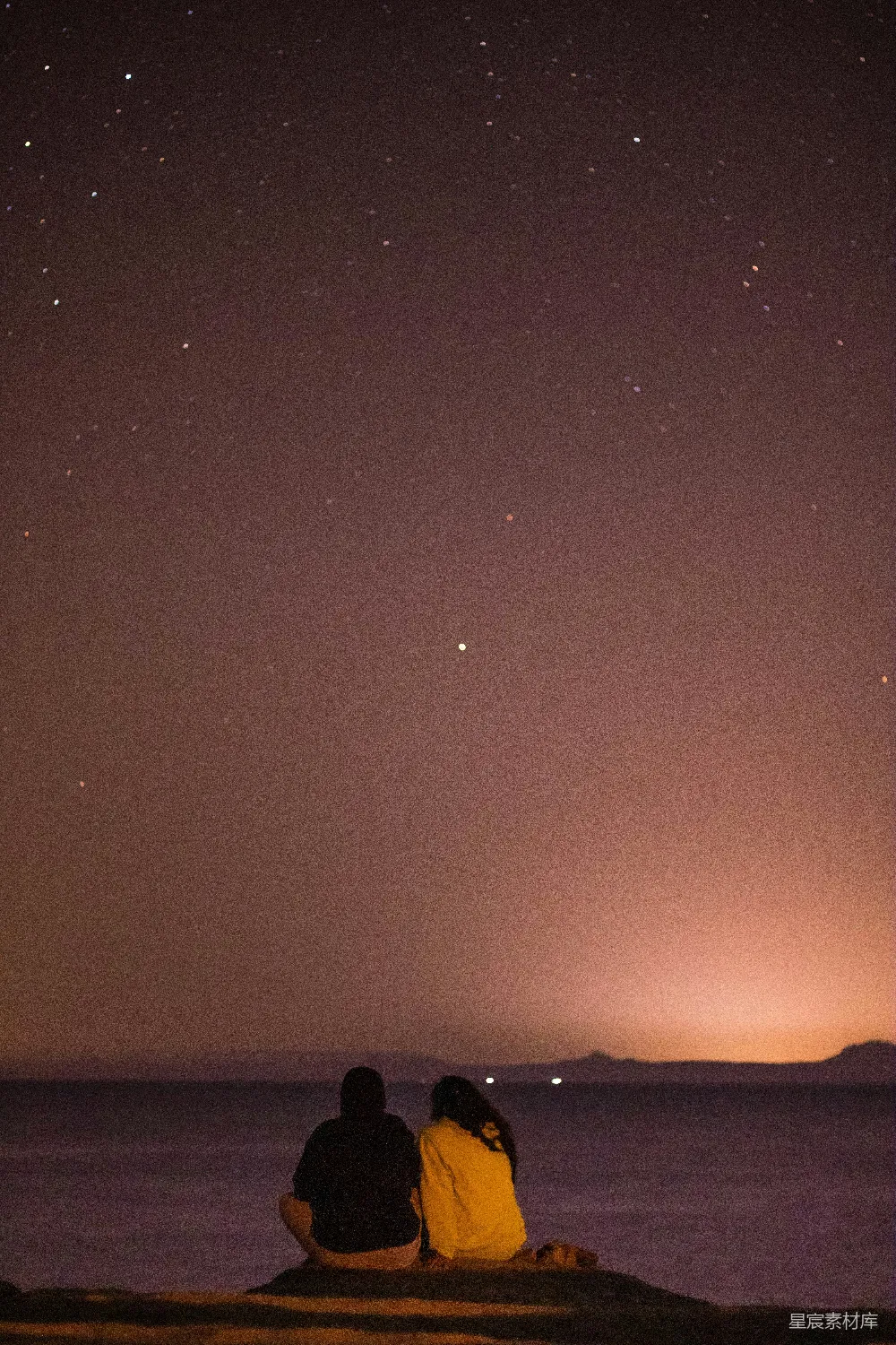 高清摄影 情侣 夜景 星空 浪漫 爱情 共赏星河，浪漫二人行